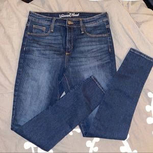 Women’s High Rise Skinny Jeans Size 8 - NWOT